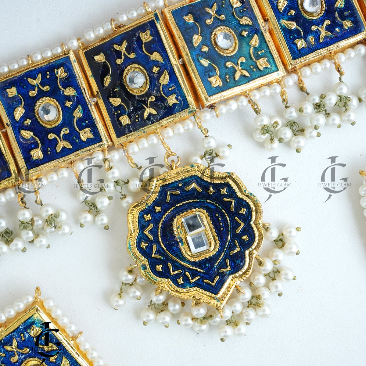 Thapa Kundan with Minakari Chockers Sets